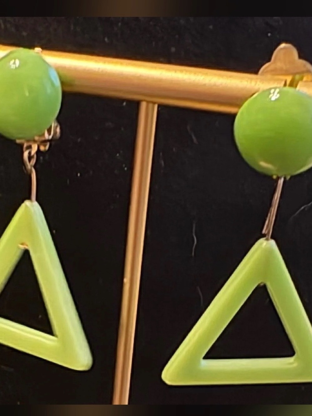Funky vintage retro mod green triangle clip on earrings